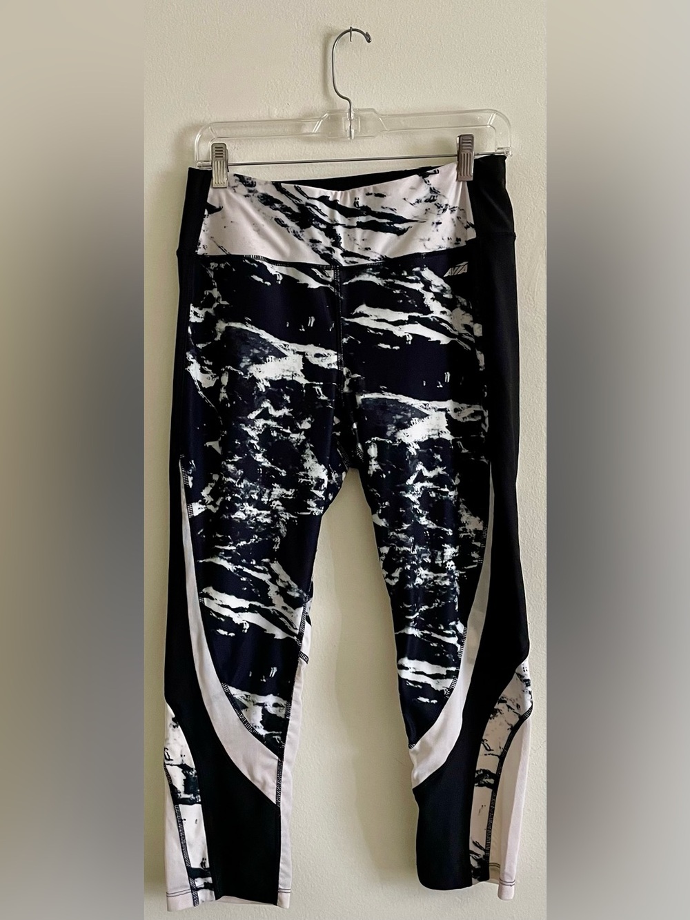 🐼Avia Black & White Marble-Print Leggings 🐼